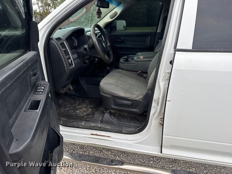 image for item EN0559 2015 RAM 2500 Crew Cab utility bed pickup truck