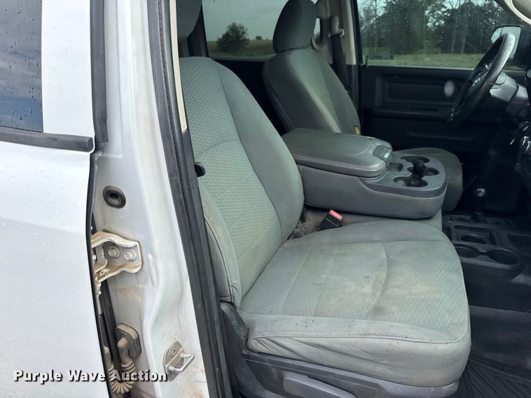 image for item EN0559 2015 RAM 2500 Crew Cab utility bed pickup truck