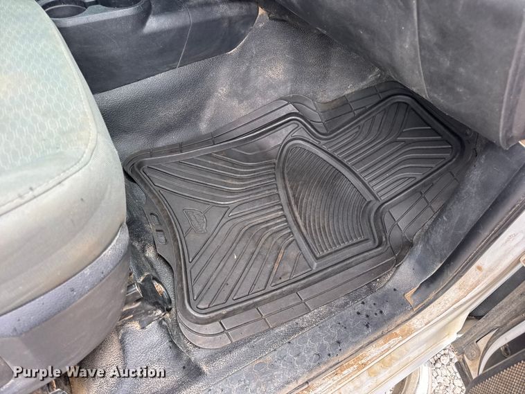 image for item EN0559 2015 RAM 2500 Crew Cab utility bed pickup truck