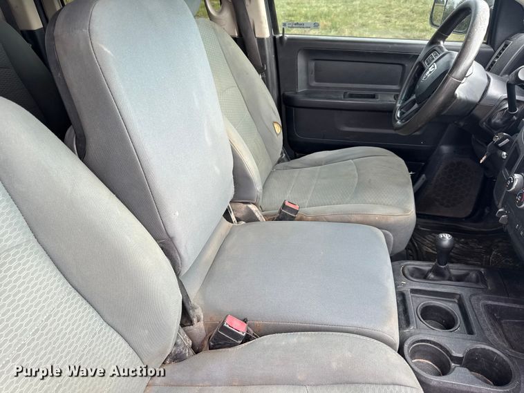 image for item EN0559 2015 RAM 2500 Crew Cab utility bed pickup truck