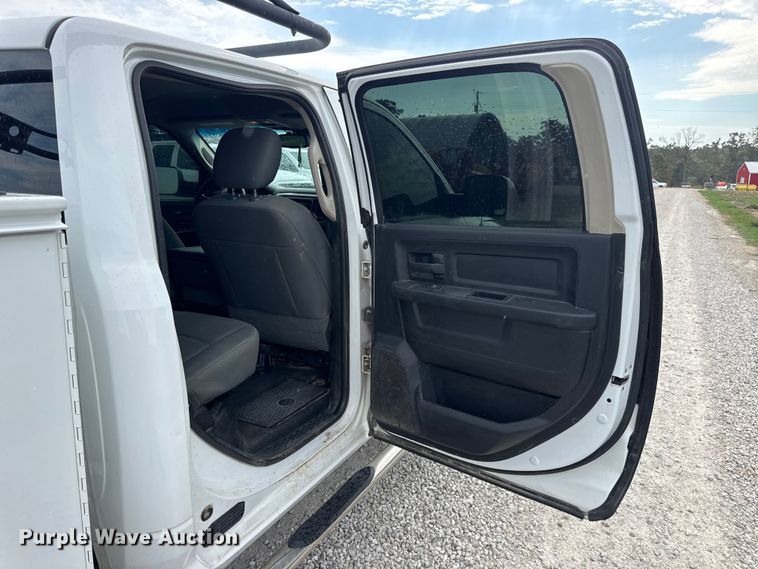 image for item EN0559 2015 RAM 2500 Crew Cab utility bed pickup truck