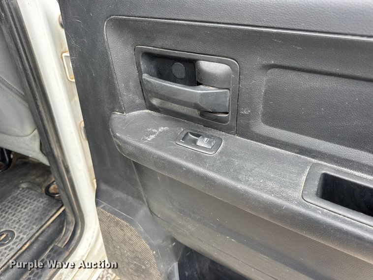 image for item EN0559 2015 RAM 2500 Crew Cab utility bed pickup truck