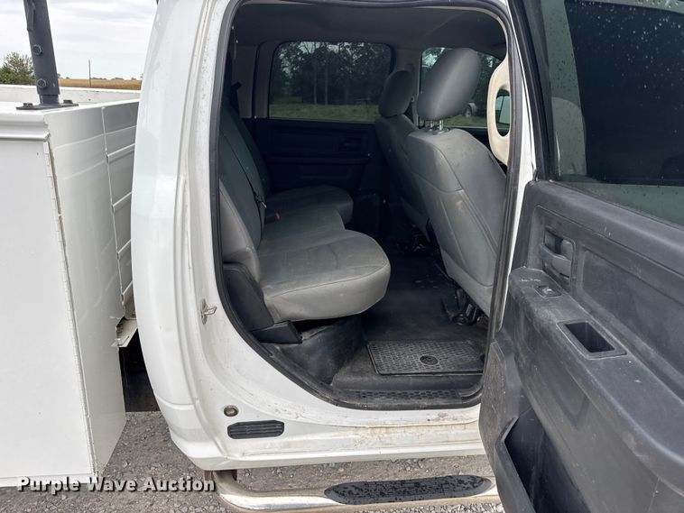 image for item EN0559 2015 RAM 2500 Crew Cab utility bed pickup truck