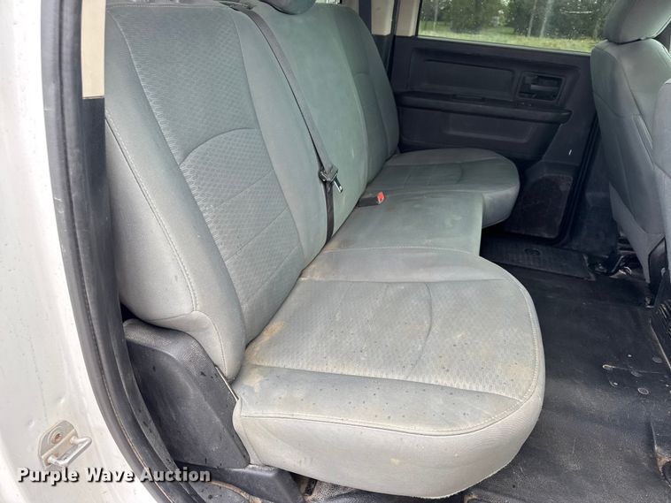 image for item EN0559 2015 RAM 2500 Crew Cab utility bed pickup truck