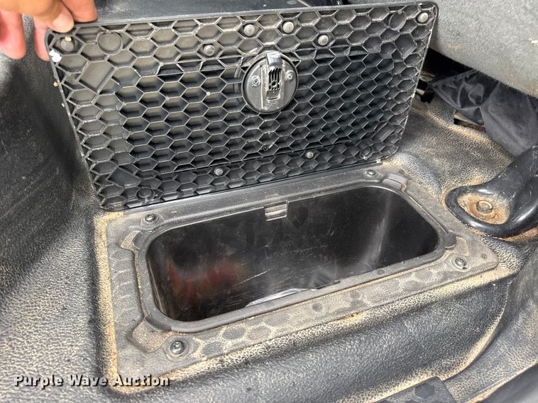 image for item EN0559 2015 RAM 2500 Crew Cab utility bed pickup truck