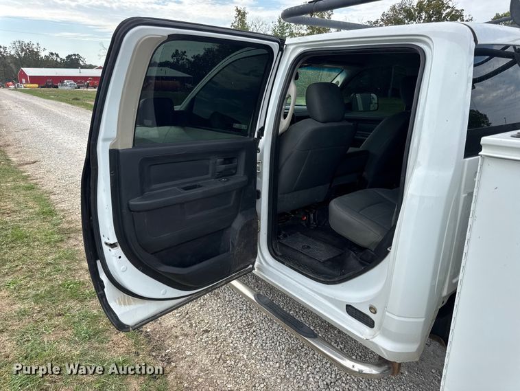 image for item EN0559 2015 RAM 2500 Crew Cab utility bed pickup truck