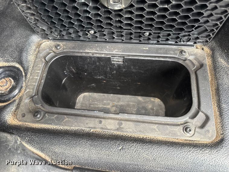 image for item EN0559 2015 RAM 2500 Crew Cab utility bed pickup truck