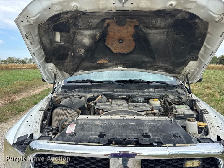 image for item EN0559 2015 RAM 2500 Crew Cab utility bed pickup truck