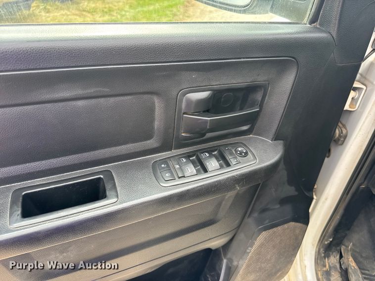 image for item EN0560 2017 RAM 2500 Crew Cab utility bed pickup truck