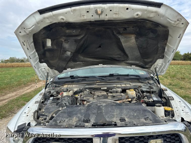 image for item EN0560 2017 RAM 2500 Crew Cab utility bed pickup truck