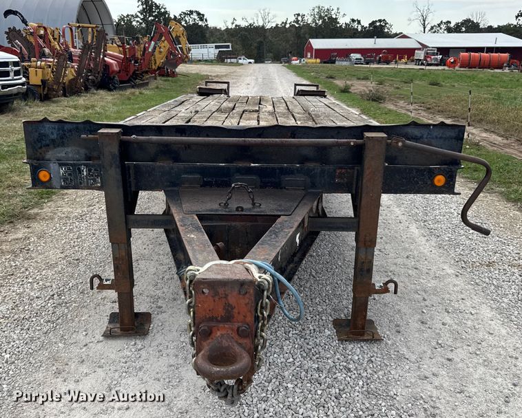 image for item EN0561 1991 Redi Haul Trailers equipment trailer