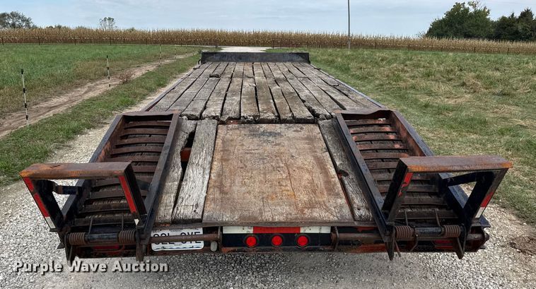 image for item EN0561 1991 Redi Haul Trailers equipment trailer