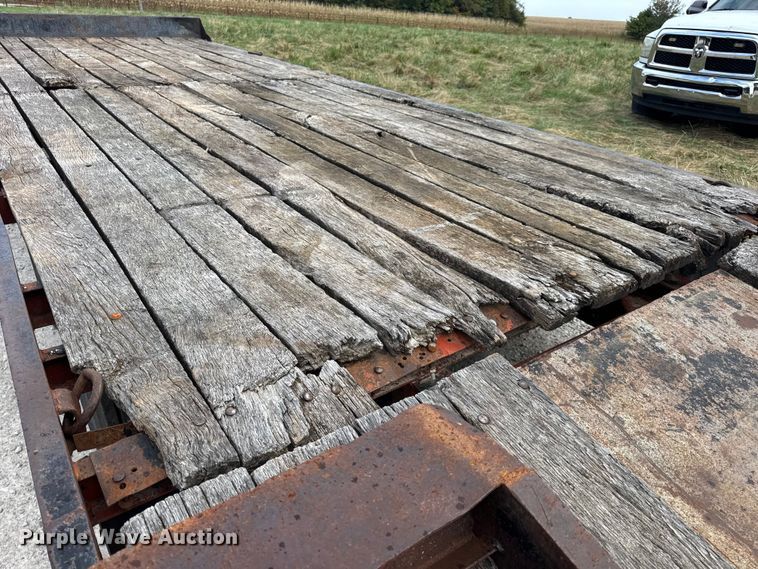 image for item EN0561 1991 Redi Haul Trailers equipment trailer