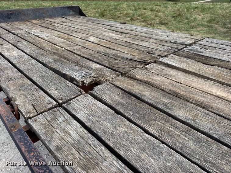 image for item EN0561 1991 Redi Haul Trailers equipment trailer