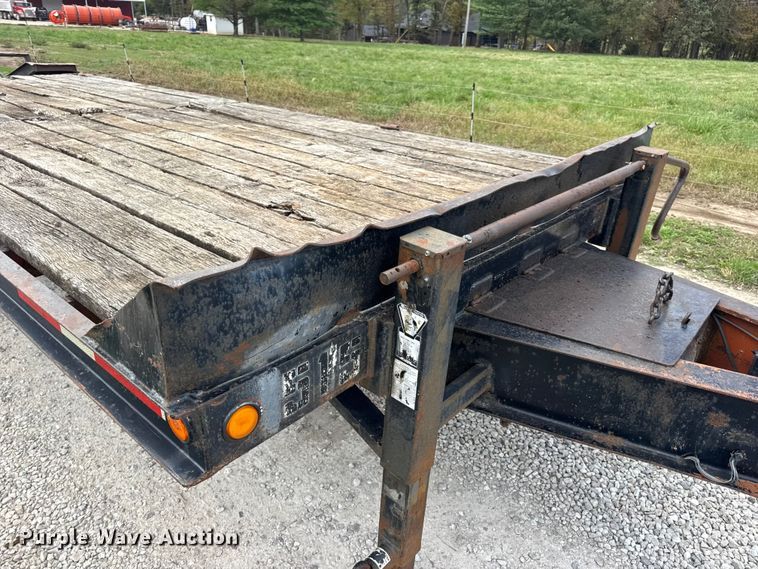 image for item EN0561 1991 Redi Haul Trailers equipment trailer