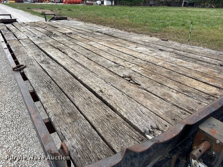 image for item EN0561 1991 Redi Haul Trailers equipment trailer