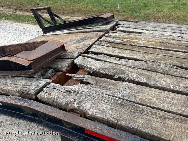 image for item EN0561 1991 Redi Haul Trailers equipment trailer