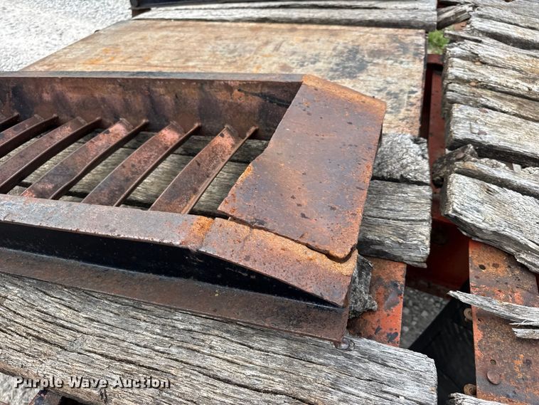 image for item EN0561 1991 Redi Haul Trailers equipment trailer