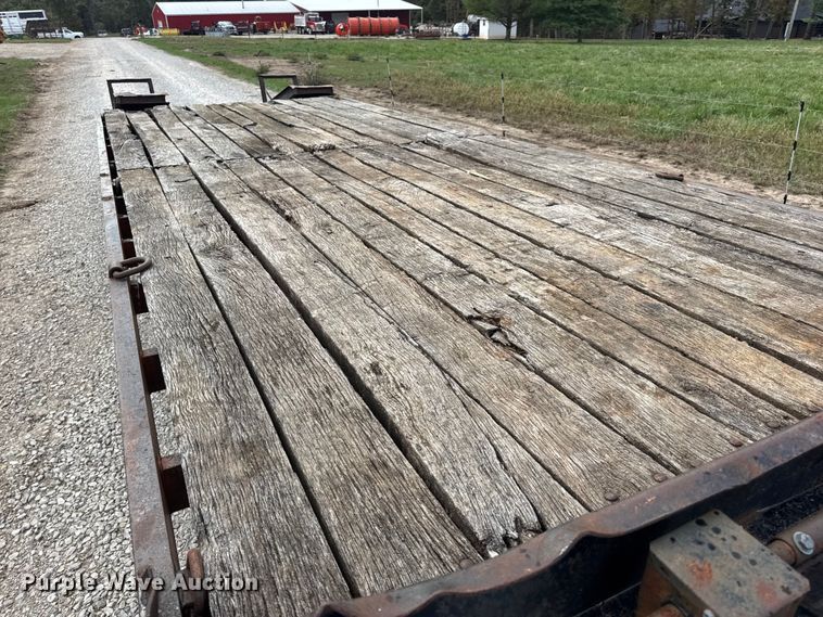 image for item EN0561 1991 Redi Haul Trailers equipment trailer