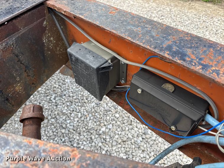 image for item EN0561 1991 Redi Haul Trailers equipment trailer