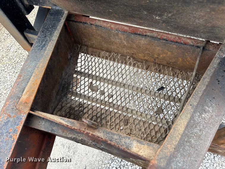 image for item EN0561 1991 Redi Haul Trailers equipment trailer