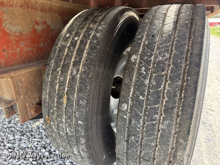 image for item EN0561 1991 Redi Haul Trailers equipment trailer