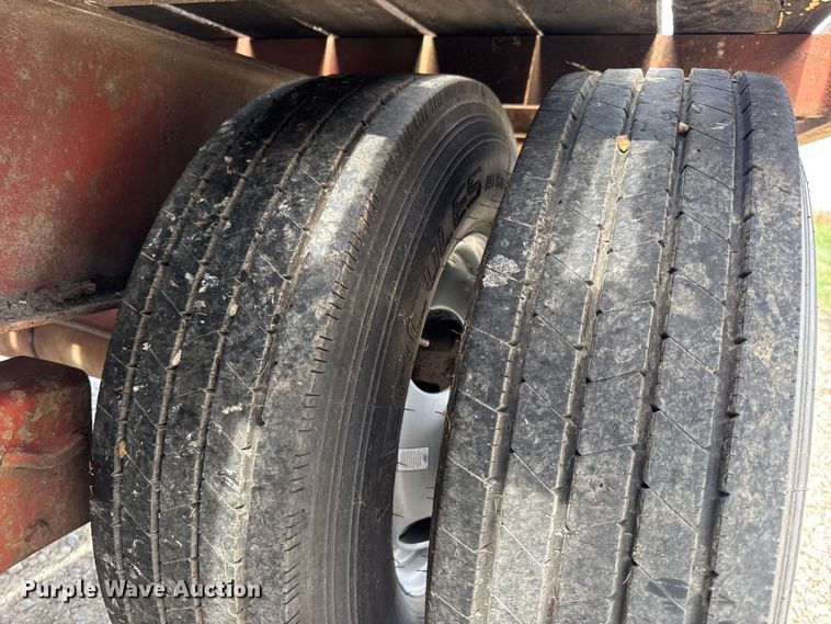 image for item EN0561 1991 Redi Haul Trailers equipment trailer