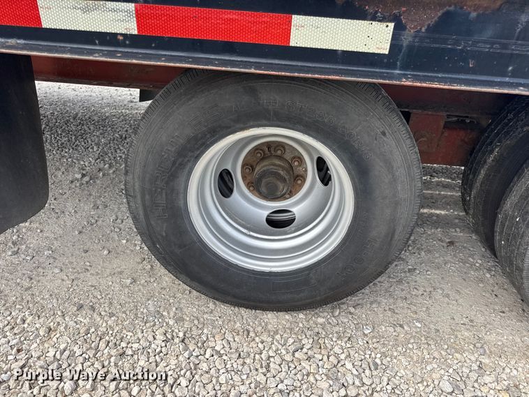 image for item EN0561 1991 Redi Haul Trailers equipment trailer