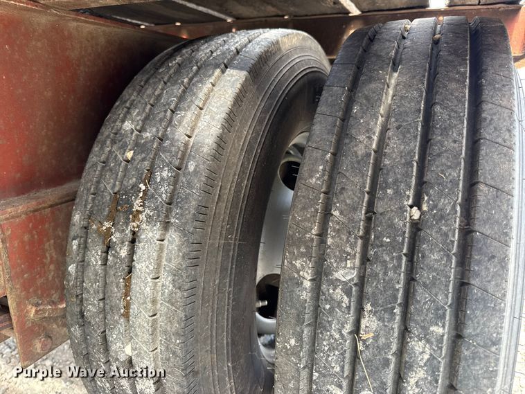 image for item EN0561 1991 Redi Haul Trailers equipment trailer