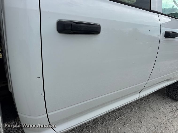 image for item EN0563 2016 RAM 2500 Crew Cab utility bed pickup truck
