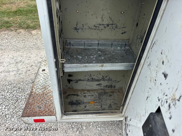 image for item EN0563 2016 RAM 2500 Crew Cab utility bed pickup truck