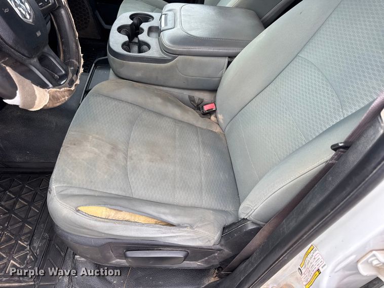 image for item EN0563 2016 RAM 2500 Crew Cab utility bed pickup truck