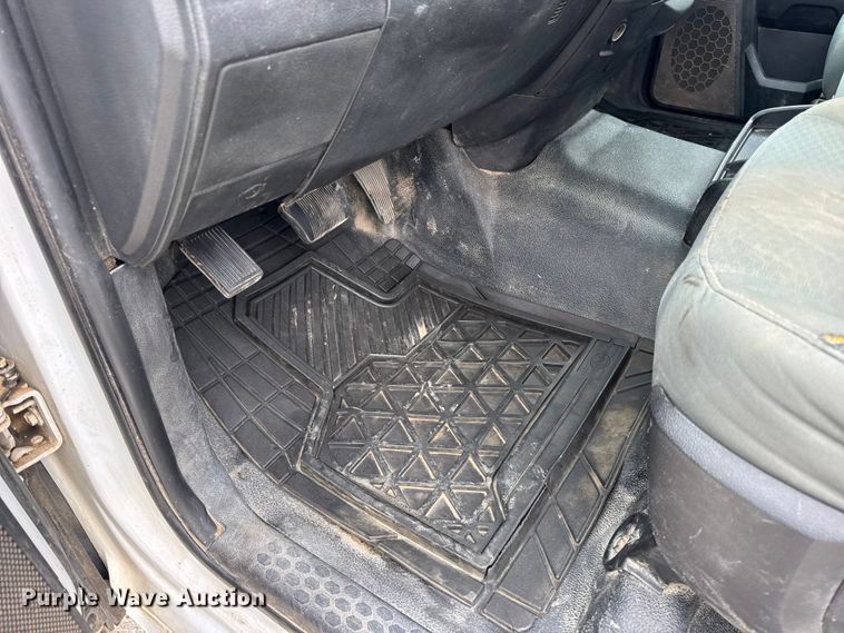 image for item EN0563 2016 RAM 2500 Crew Cab utility bed pickup truck