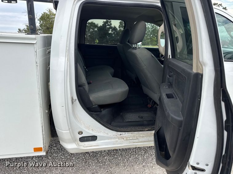 image for item EN0563 2016 RAM 2500 Crew Cab utility bed pickup truck