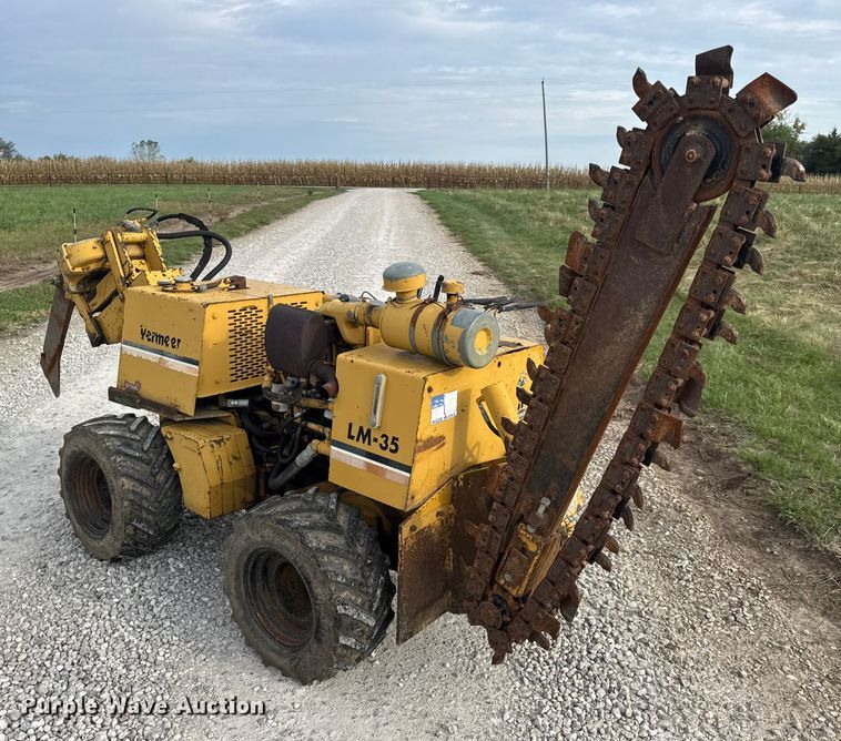 image for item EN0564 1992 Vermeer LM35 trencher