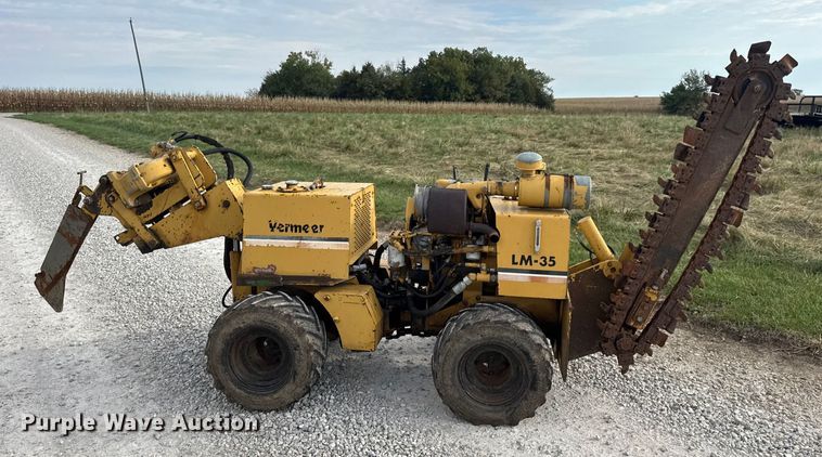 image for item EN0564 1992 Vermeer LM35 trencher