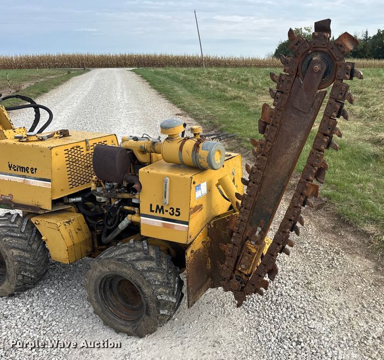 image for item EN0564 1992 Vermeer LM35 trencher
