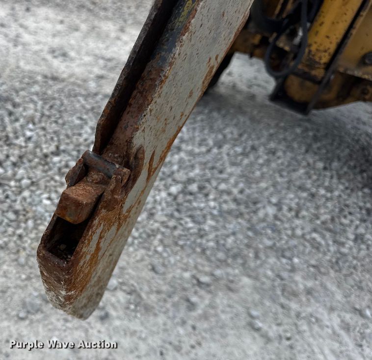 image for item EN0564 1992 Vermeer LM35 trencher