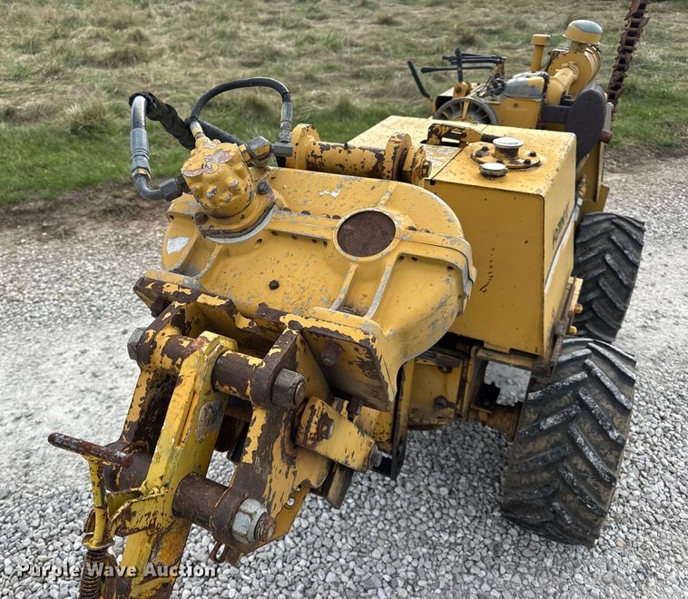 image for item EN0564 1992 Vermeer LM35 trencher
