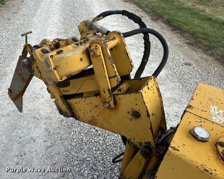 image for item EN0564 1992 Vermeer LM35 trencher