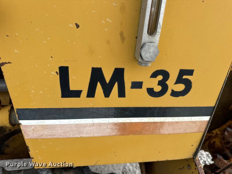 image for item EN0564 1992 Vermeer LM35 trencher