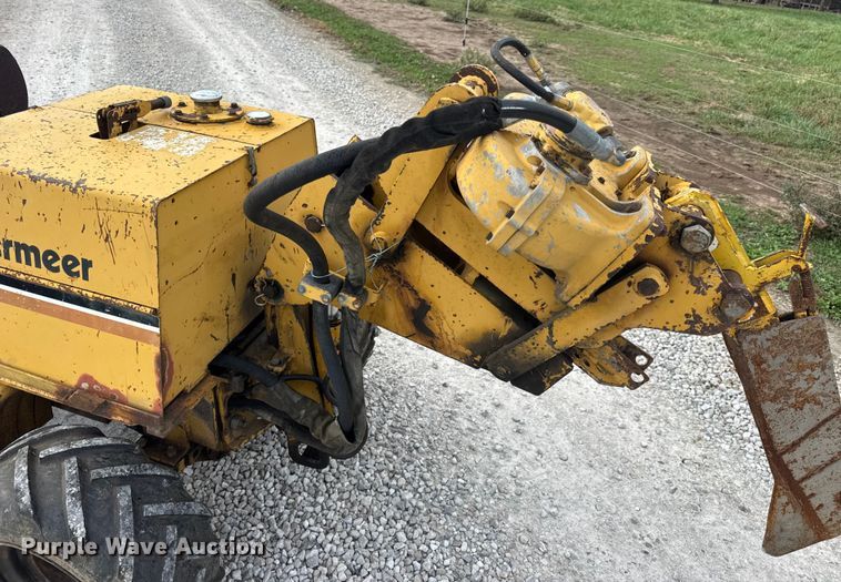 image for item EN0564 1992 Vermeer LM35 trencher