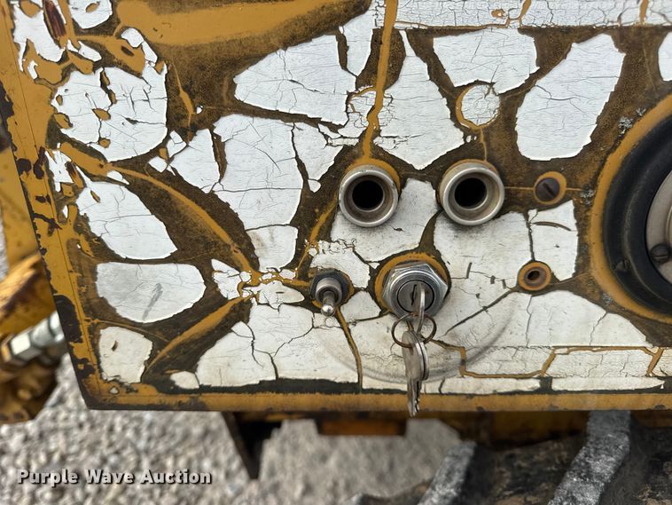 image for item EN0564 1992 Vermeer LM35 trencher