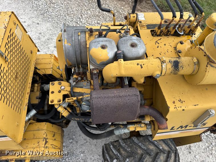 image for item EN0564 1992 Vermeer LM35 trencher