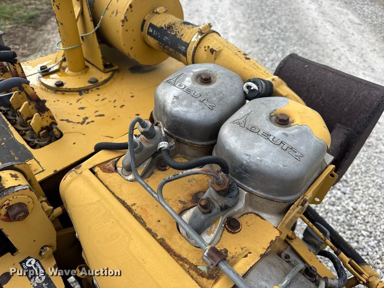 image for item EN0564 1992 Vermeer LM35 trencher