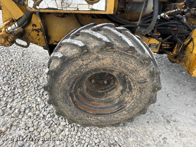 image for item EN0564 1992 Vermeer LM35 trencher