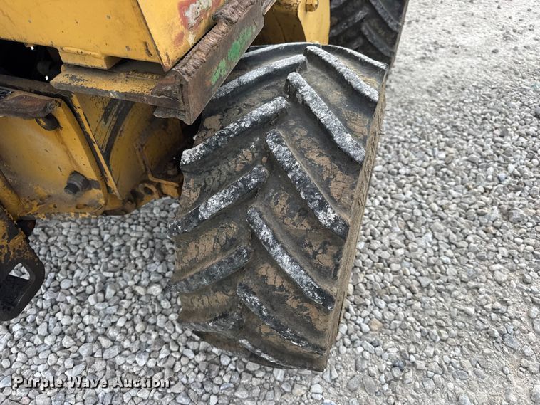 image for item EN0564 1992 Vermeer LM35 trencher