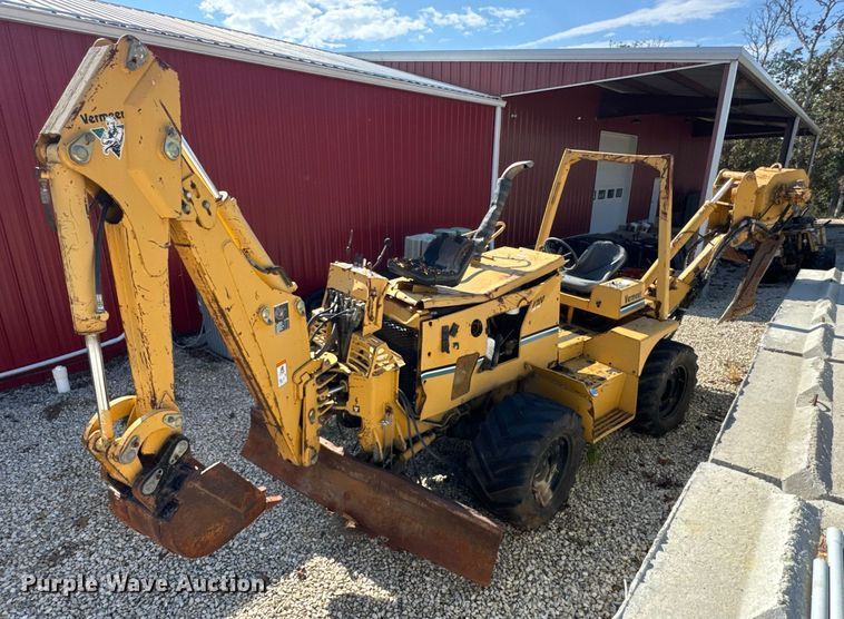 image for item EN0565 2002 Vermeer V120 vibratory cable plow