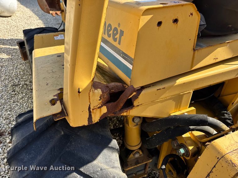 image for item EN0565 2002 Vermeer V120 vibratory cable plow