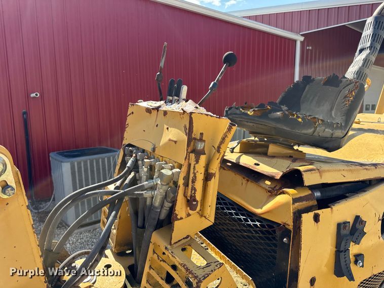 image for item EN0565 2002 Vermeer V120 vibratory cable plow